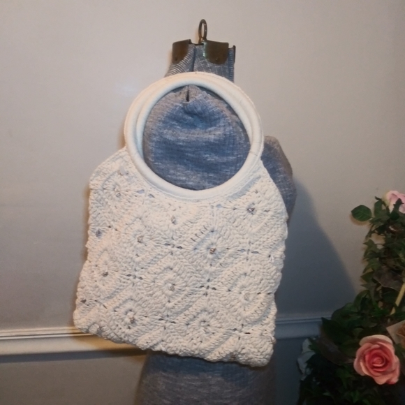 Unknown Handbags - Boho Crocheted Cream Shoulder Bag With Real Shell Decoration